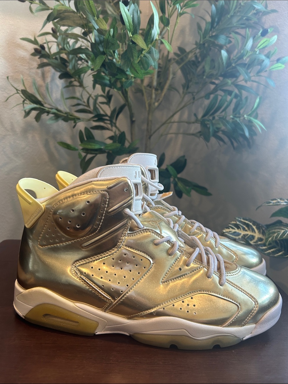 Air Jordan 6 Retro Pinnacle "Metallic Gold Men’s Sneakers